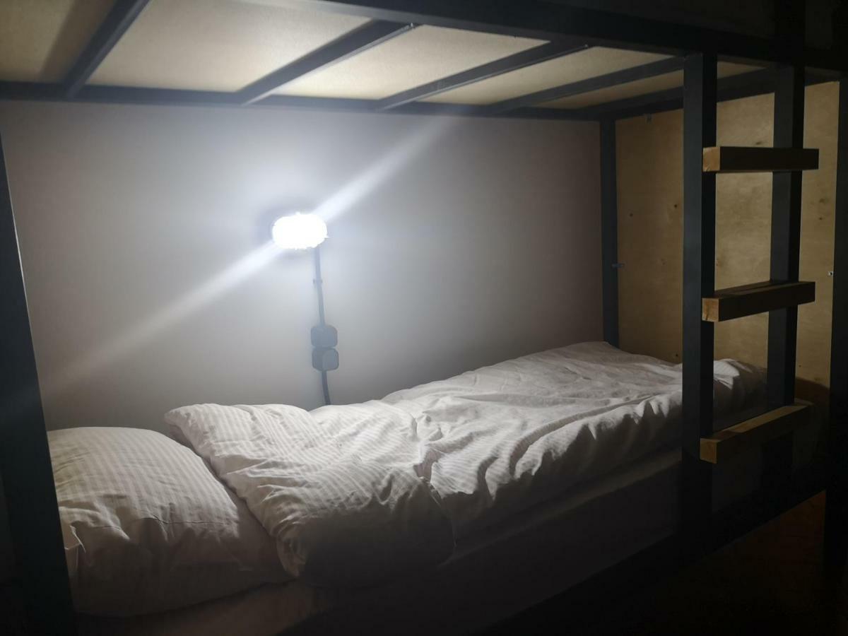 21/9 Baker Street Hostel Lviv Bagian luar foto